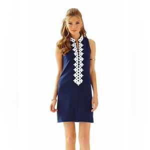 LILLY PULITZER
WOMEN'S CALLISTA HIGH COLLAR SHIFT DRESS